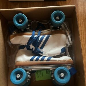 Vintage Roller Skates White and Blue